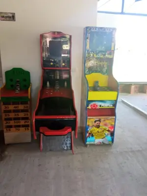 a room with two arcade games and two chairs at QUINTA CAMPESTRE LA FLORIDA in Mariquita