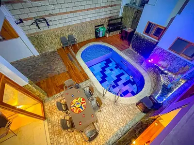 an overhead view of a swimming pool in a house at Económica casa con piscina privada en Medellín MLB by Lets Go in Medellín