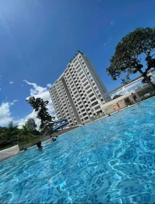 a large swimming pool in front of a hotel at occidente colonial santa fe de Antioquia tipo resort Aparta sol tobogán kanaloa parque acuático in Santa Fe de Antioquia