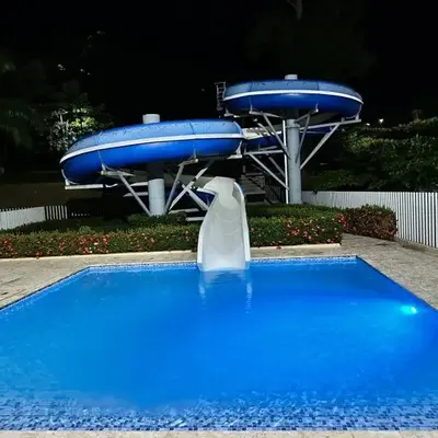 occidente colonial santa fe de Antioquia tipo resort Aparta sol tobogán kanaloa parque acuático