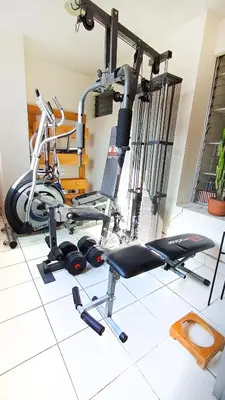 a room with a gym with a treadmill at Habitación Privada en Apartamento, Conquistadores in Medellín