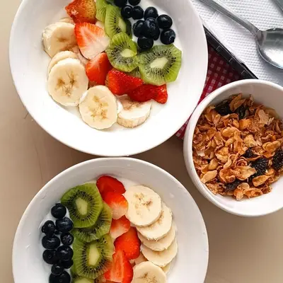 three bowls of fruit and nuts on a table at OSIMiRI PLAZA Apartamento Naturaleza y aventura in San Rafael