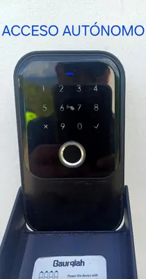 a picture of a cell phone in an acososautomatic box at Piscina-jacuzzi-calma-comodidad-Villa Old Havana in Santa Fe de Antioquia