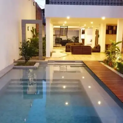 Casa Amarilla