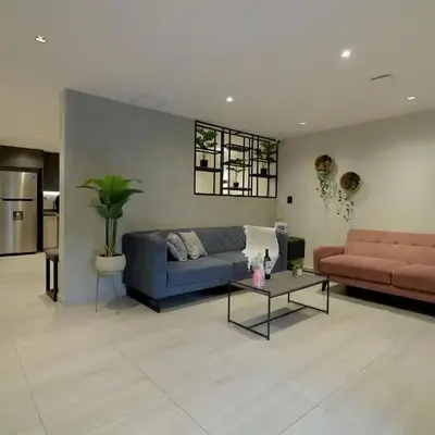 Casa Moderna Laureles con Jacuzzi y 7 Baños