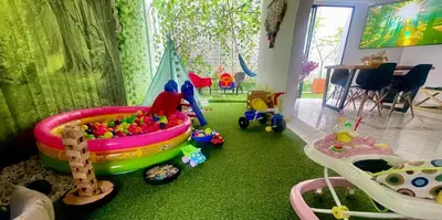 a childs play area with toys on the floor at Excepcional Casa Privada para Familias y Grupos - Excelente Ubicación in Medellín