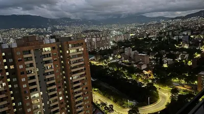 a view of a city from a tall building at Habitación Masculina 1 persona en Apartamento Compartido Medellín in Medellín