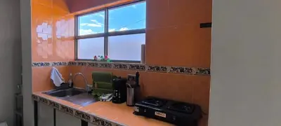 a kitchen counter with a sink and a window at Apartaestudio central con balcón y wifi en Riosucio in Ruiosucio