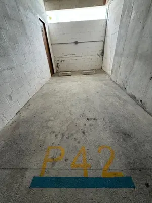an empty room with a number written on the floor at Apartamento el Paraíso T3-302 in San Jerónimo