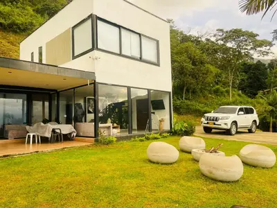 Gallery image of Casa Blanca Cabaña de lujo rodeada de naturaleza in Copacabana