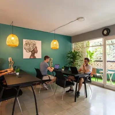 CoNomad House - Coliving & Coworking