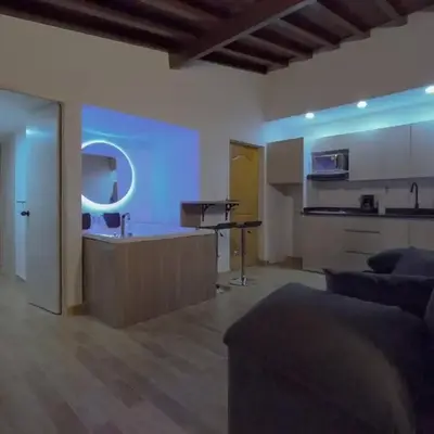 203 Enigmatic Loft with Jacuzzi