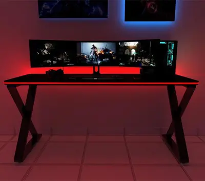 a table in a room with a tv on it at test in Medellín