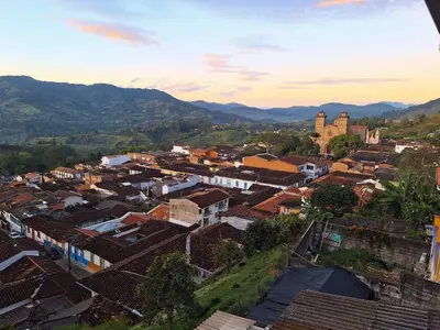 a view of a city with buildings and mountains at Apartamento Wiphala, Vista Panorámica in Jericó