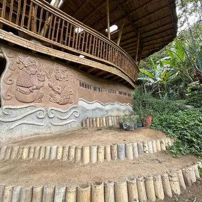 a stairway with a carving on the side of a building at Mandi Wasi - Alojamiento Compartido in San Rafael