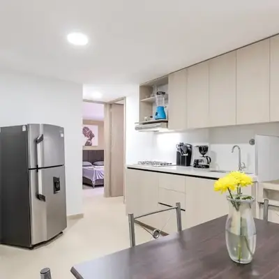 Apartamento en Laureles 2BR con rooftop y piscina 702
