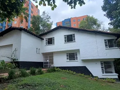 Gallery image of El Poblado Casa completa 4 habitaciones para grupos de 4 a 9 personas A mayor grupo menor costo por persona in Medellín