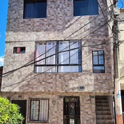 GIGANTE y ELEGANTE APARTAMENTO UNIFAMILIAR