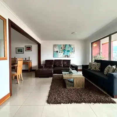 Serene Laureles