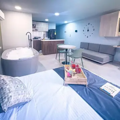 Loft moderno con bañera Medellín 1-03