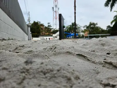 a pile of sand on the side of a building at Apartasol Ciudadela Santa Fé 