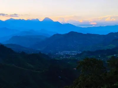 a view of a mountain valley at sunset at Apartamento nuevo en primer piso in Jardin