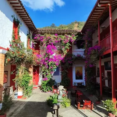 La Oculta Hostal