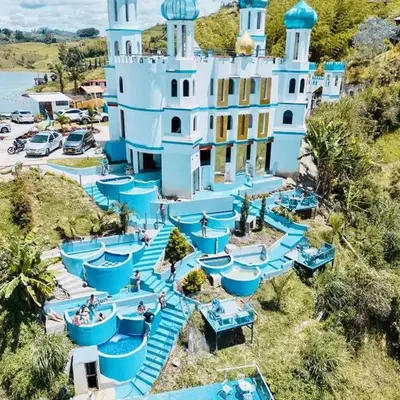 Hotel y Termales Castillo Del Lago Guatape