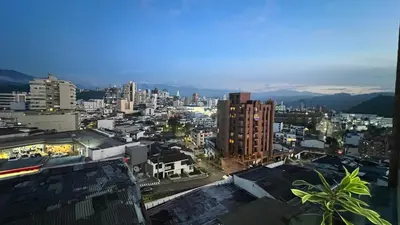 a city view of a city with buildings at Apartamento 3 habitaciones 2 baños Vista Panoramica - Av Santander Sector El Cable y Estadio Palogrande in Manizales