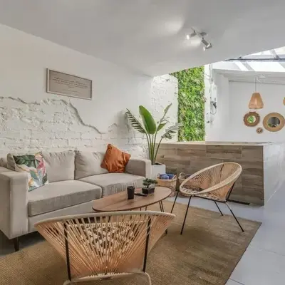 MAKONDO - Large Jacuzzi and AC on Main Provenza St
