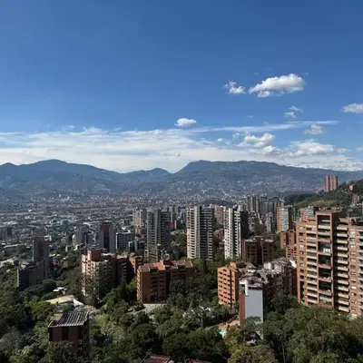Gran loft cerca al tesoro y al lleras 121