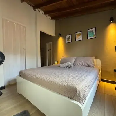 Lucia Metro House