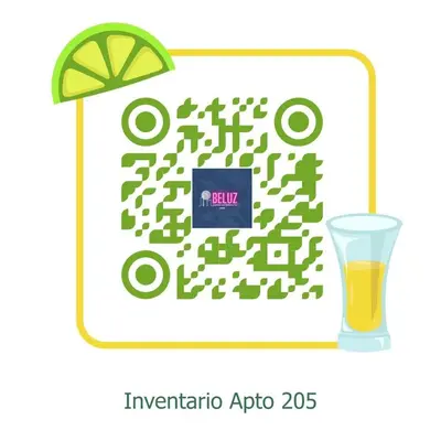 a glass of beer and a piece of lime at Diseño único y encanto en un barrio tranquilo, in Medellín