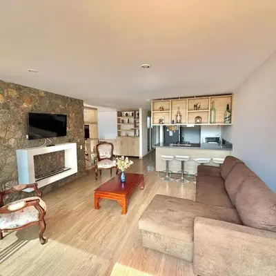 Apartamento con amplia zona de trabajo