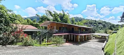 an image of a house with a driveway at Hospedaje Campestre Providencia in Manizales