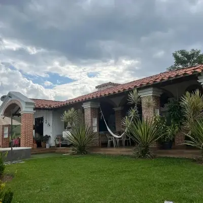 Casa colonial hermosa divisa a 1 45 h de Medellin