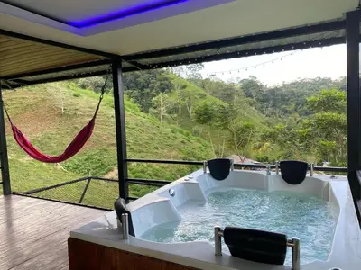 Gallery image of Cabaña en Norcasia con Jacuzzi sin calefacción, piscina agua de manantial y opción de atracciones extremas Paraíso Xtreme in Confines