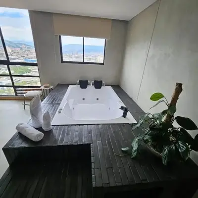 2406 Luxurious apartment with jacuzzi