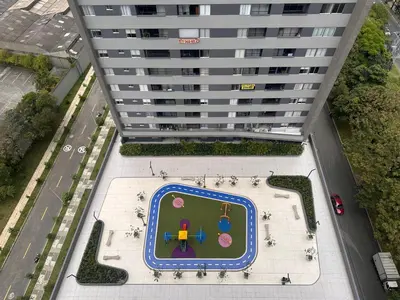 an overhead view of a large building with a playground at Lujoso apartamento, 3 habitaciones, mejor ubicación in Medellín