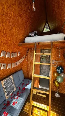 a room with two bunk beds and a ladder at Chalet Guadalupe - Girardota