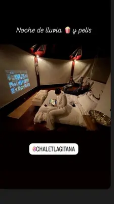 a man sitting on a bed in a room at La mejor vista del eje cafetero en el Chalet La Gitana in Marsella