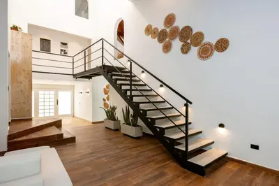 Gallery image of CH105 Poblado 7BR Villa Jacuzzi AC 24 hours Security in Medellín