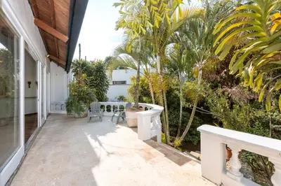 Gallery image of CH105 Poblado 7BR Villa Jacuzzi AC 24 hours Security in Medellín