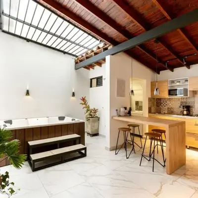 L2 2BR Laureles Apartment Jacuzzi AC