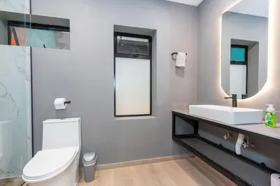 Gallery image of Luxury Poblado House 12 Rooms 2 Jacuzzis AC in Medellín