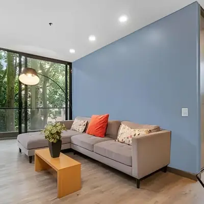 Class Suites 202 - Colorful with Pool and gym