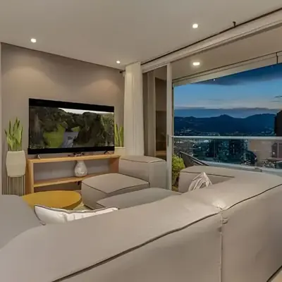 Finito 1512 - Modern Apt with Views & Balcony