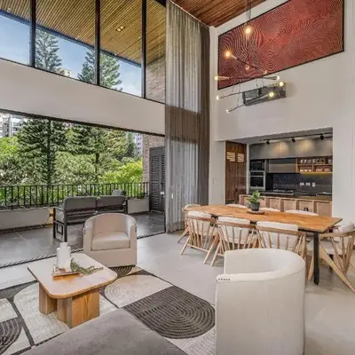 Morph 302 - Modern apt high ceilings BBQ/Jacuzzi