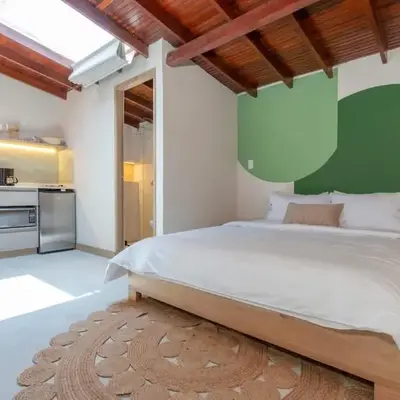Spacious Laureles Apt-Smart Lock-Queen Bed-AC