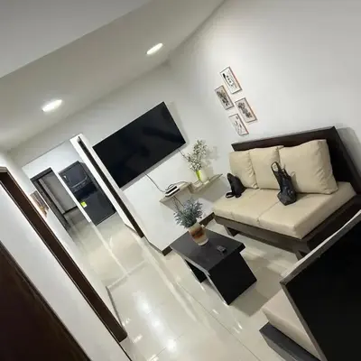 9 Bedrooms house